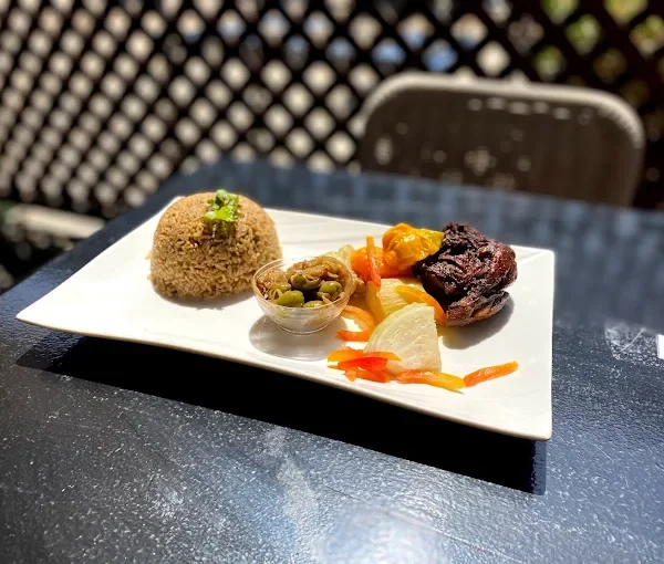 Reo's Sports Resto and Lounge