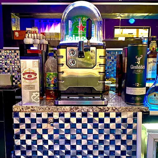 Reo's Sports Resto and Lounge