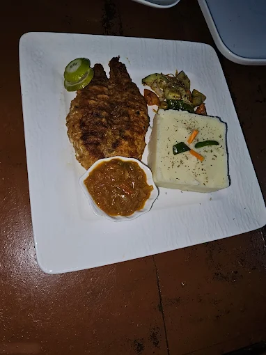 Muna's Bar And Restaurant