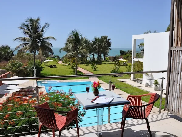 Leo's Beach Hotel & Restaurant