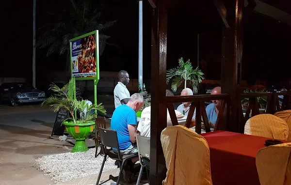 Muna's Bar And Restaurant