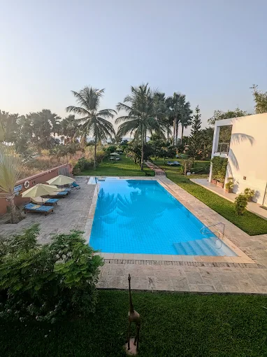 Leo's Beach Hotel & Restaurant