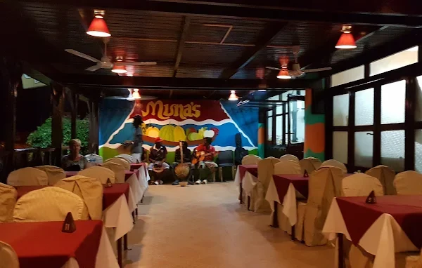 Muna's Bar And Restaurant