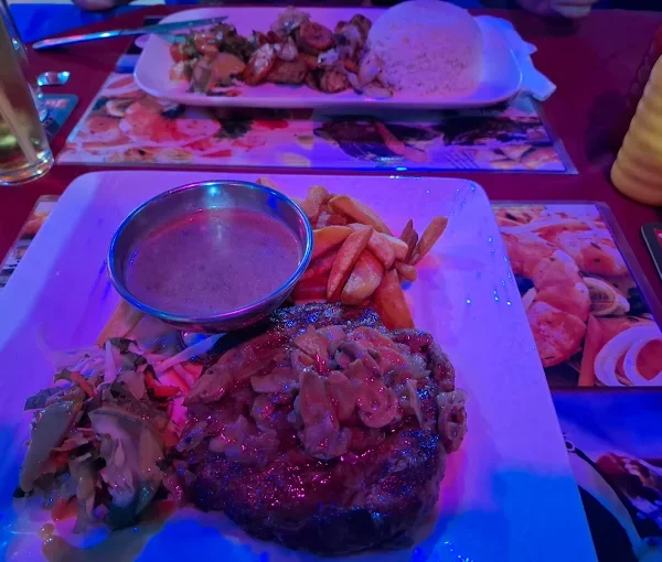 Muna's Bar And Restaurant