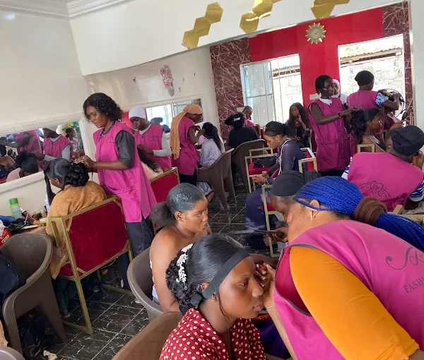 Fashion Plus - Beauty Salon, Cosmetics & Learning Academy
