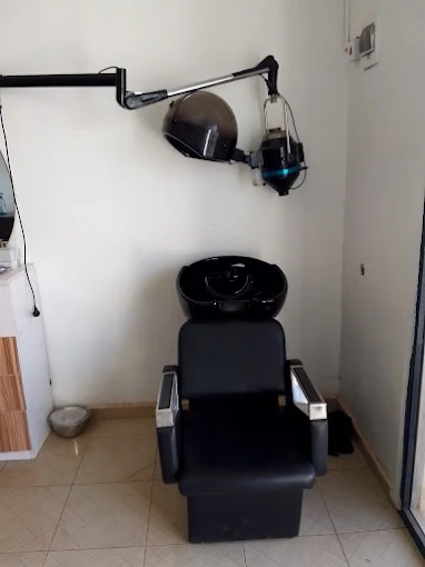 Eleora's Unisex Salon