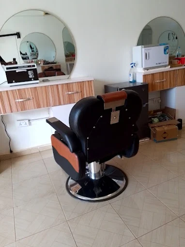 Eleora's Unisex Salon