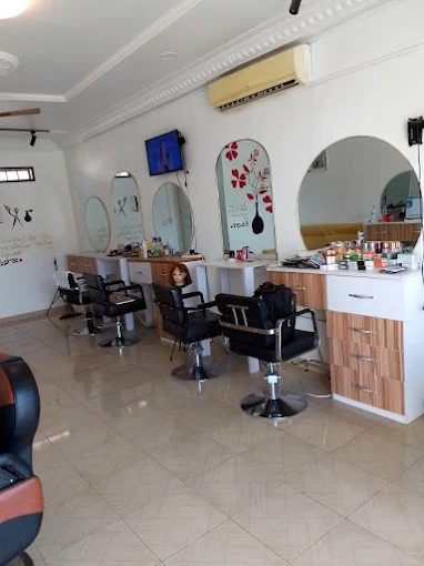 Eleora's Unisex Salon