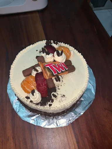 TRAYZ Cakes & Catering Services
