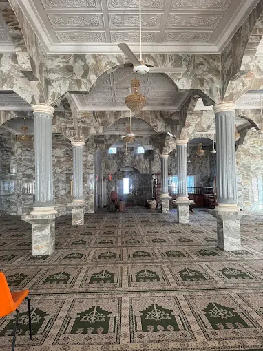 Basse Santa Su Central Mosque