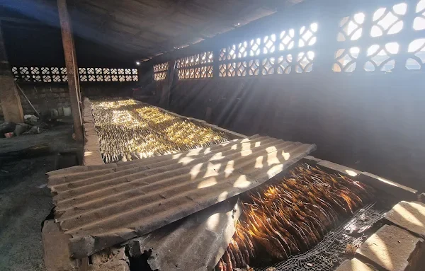 Bakoteh Fish Market garage